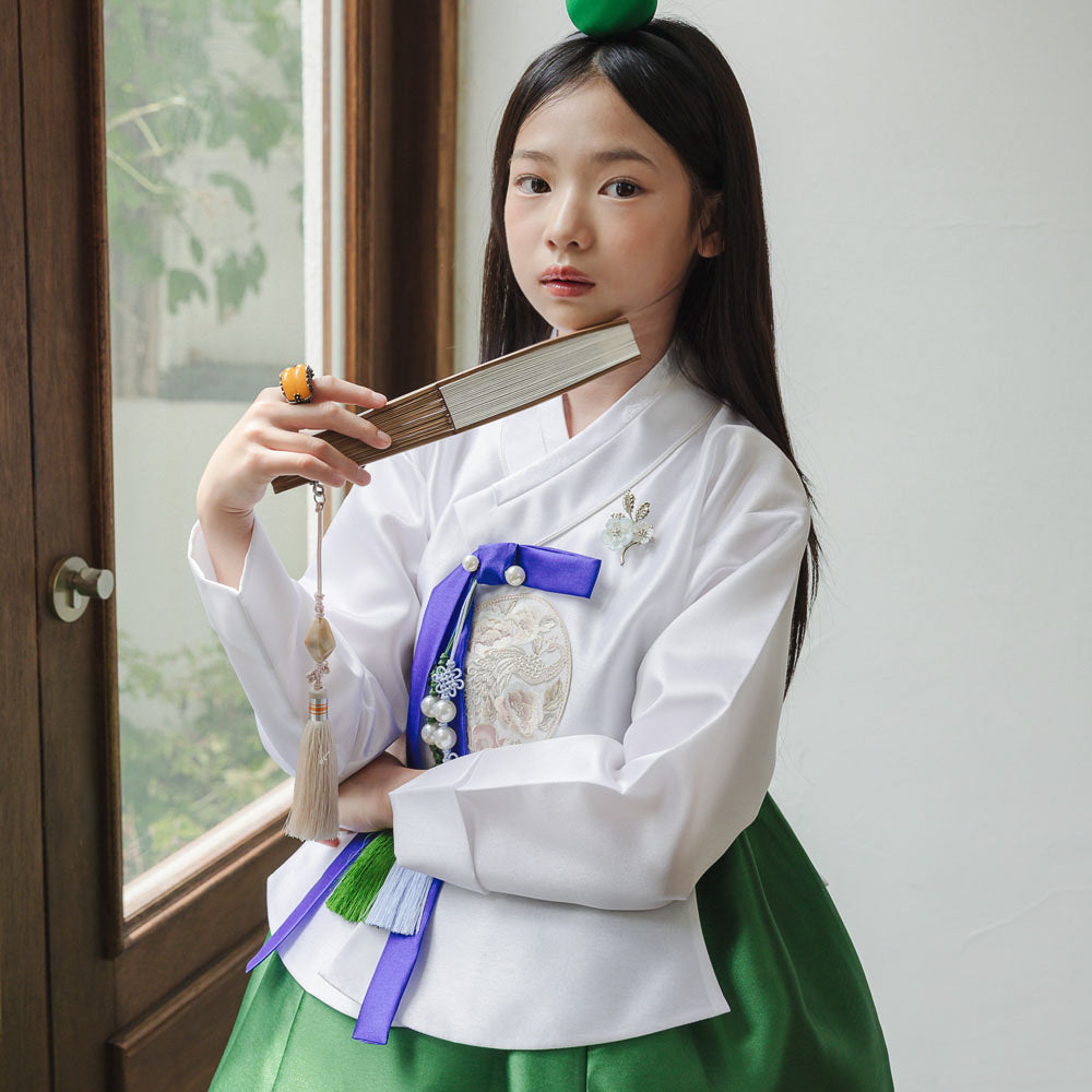 Yoonseo White Green Girl Hanbok (100D-10YR)
