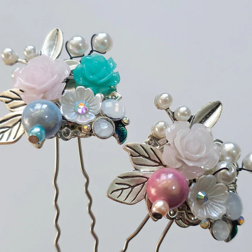 Floral Bouquet U-Shaped Hairpin