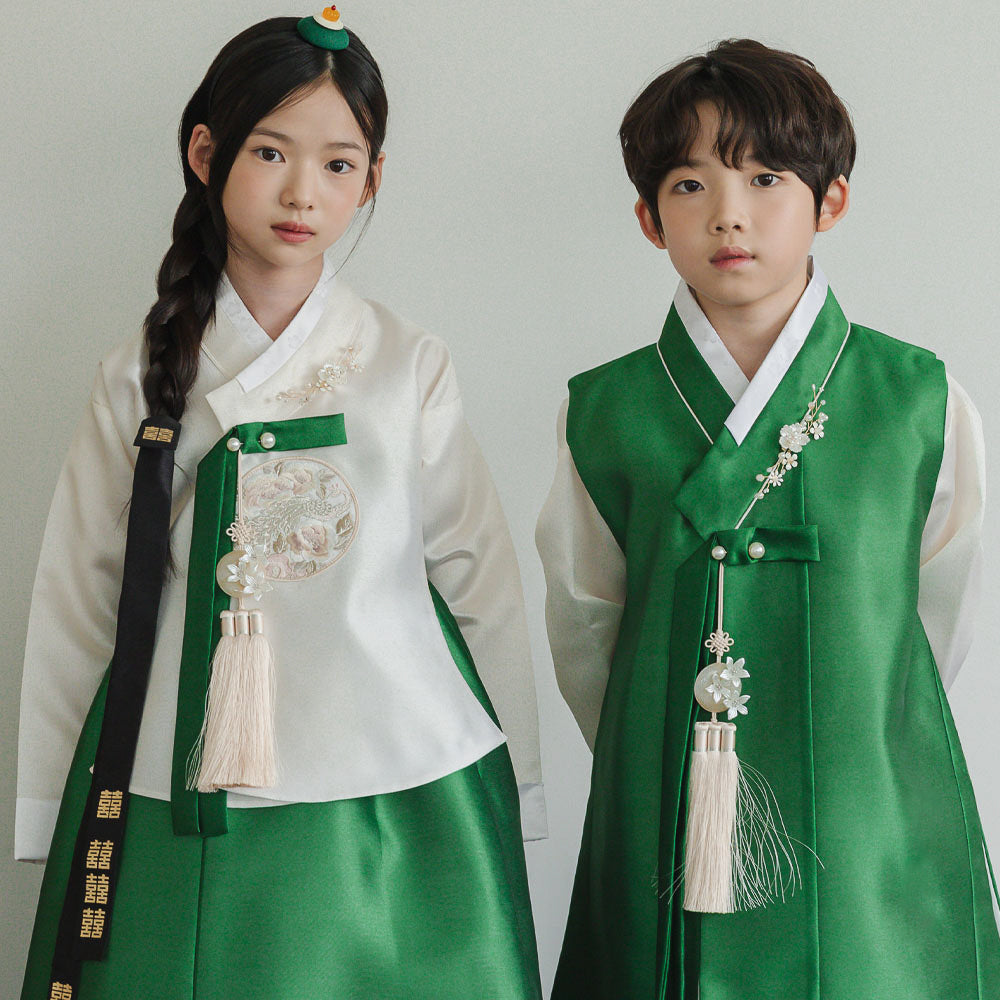 Yoonseo Green Girl Hanbok (100D-10YR)