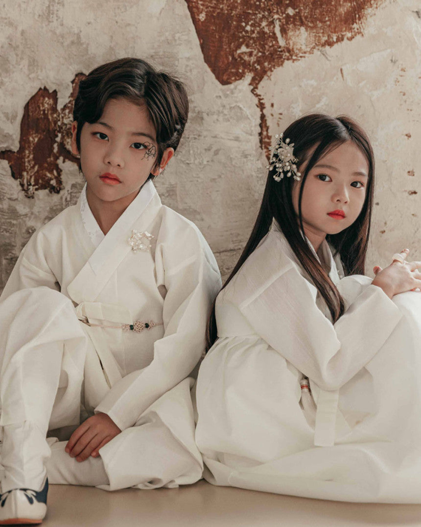 White Jeoseung Saja Hanbok (100D-8YR)