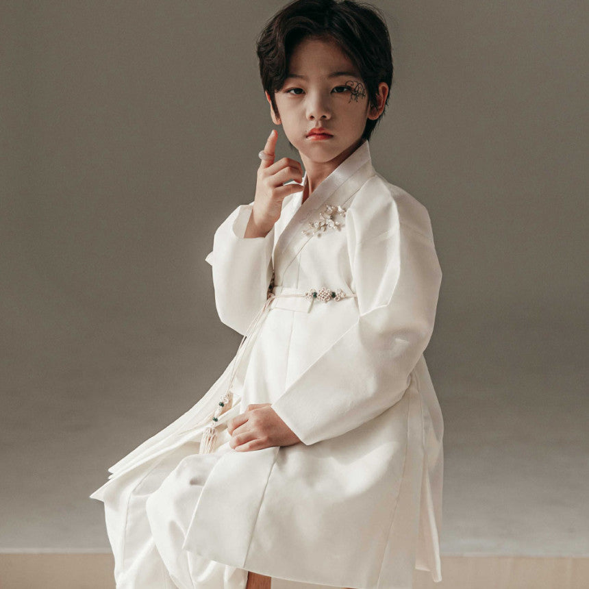 White Jeoseung Saja Hanbok (100D-8YR)