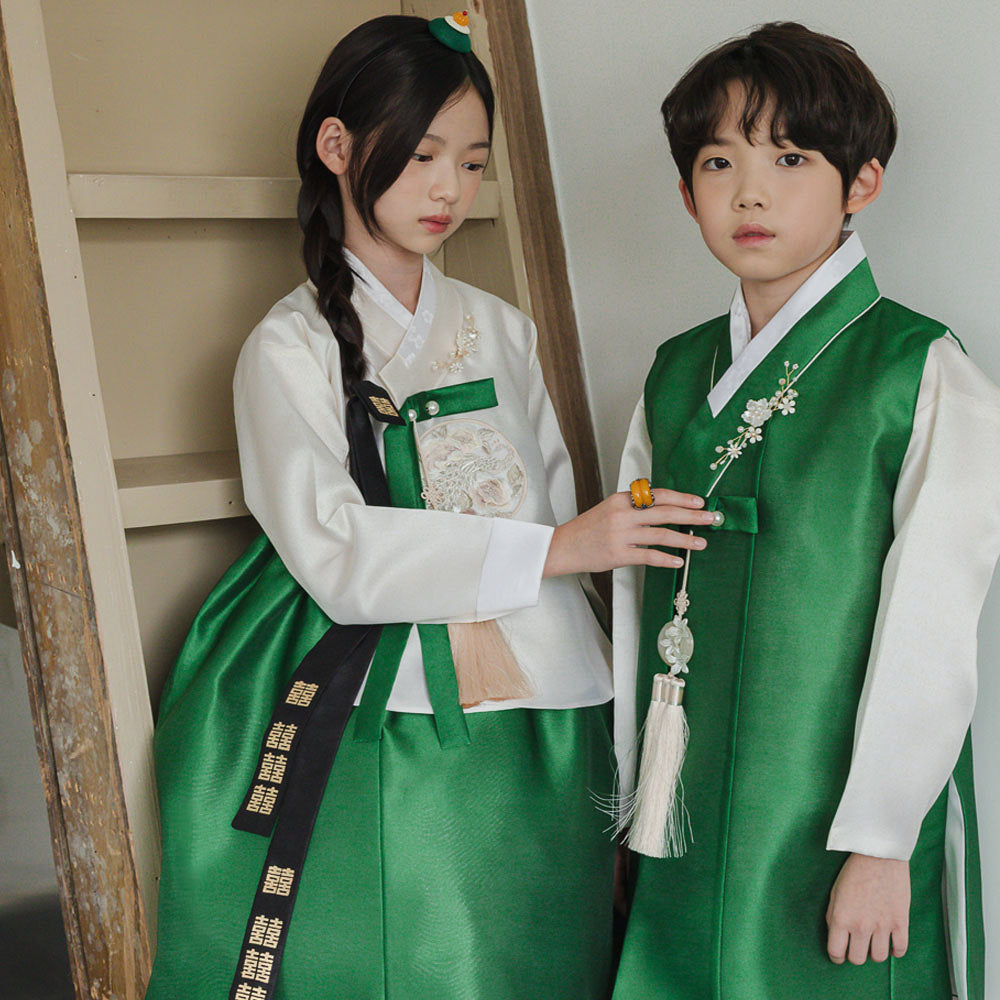 Yoonseo Green Girl Hanbok (100D-10YR)