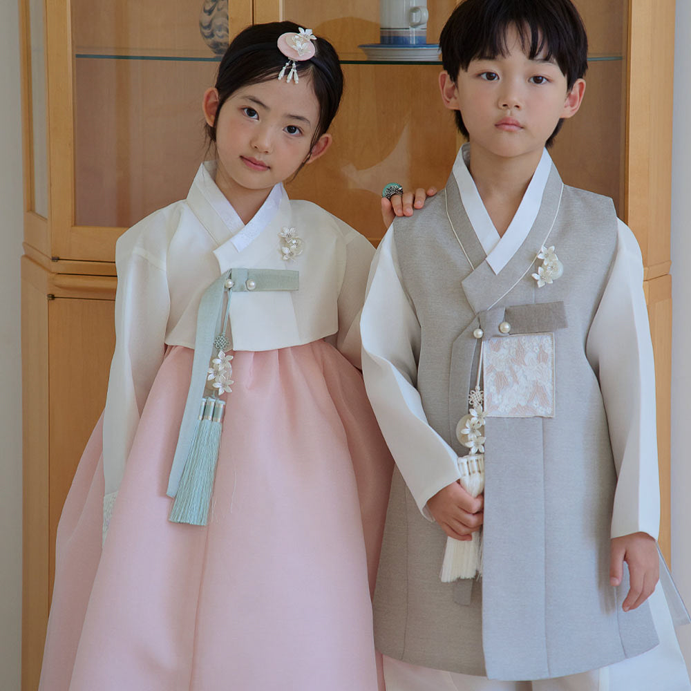 Yujin White Coral Girl Hanbok (100D-15YR)