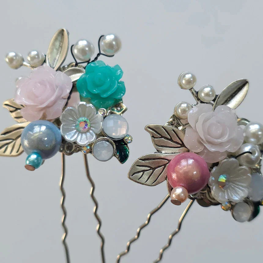 Floral Bouquet U-Shaped Hairpin