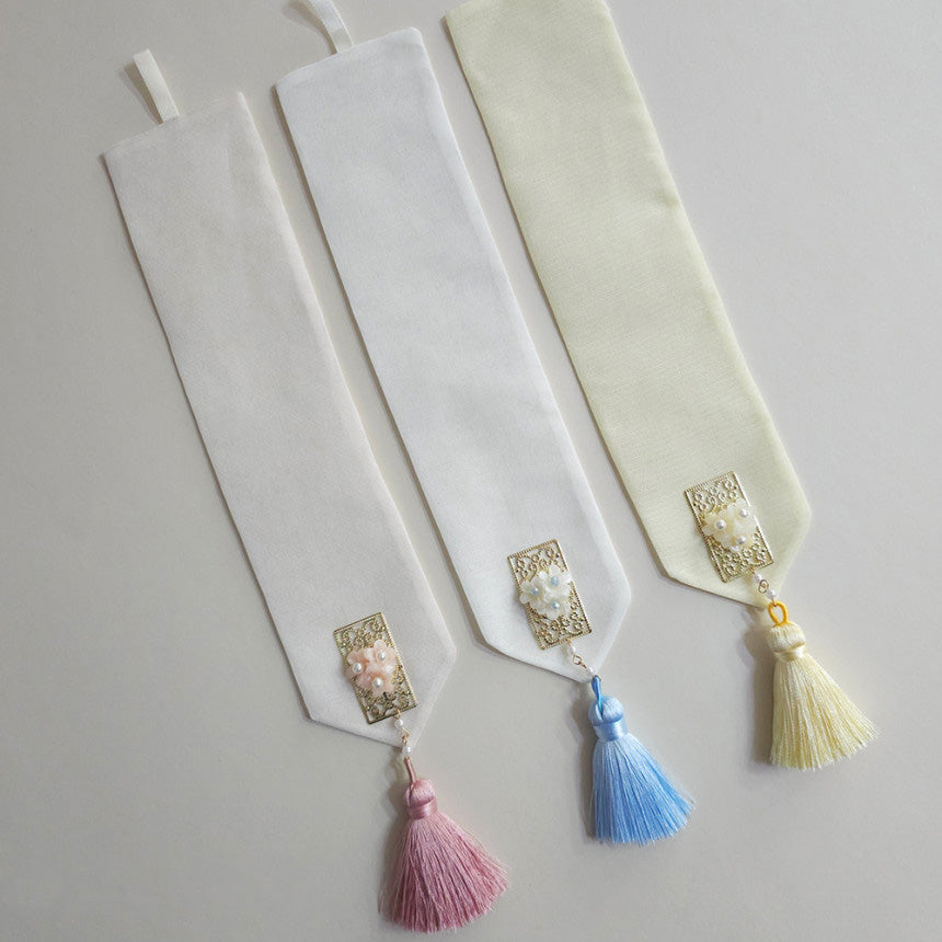 Mini Gold Floral Ribbon Norigae