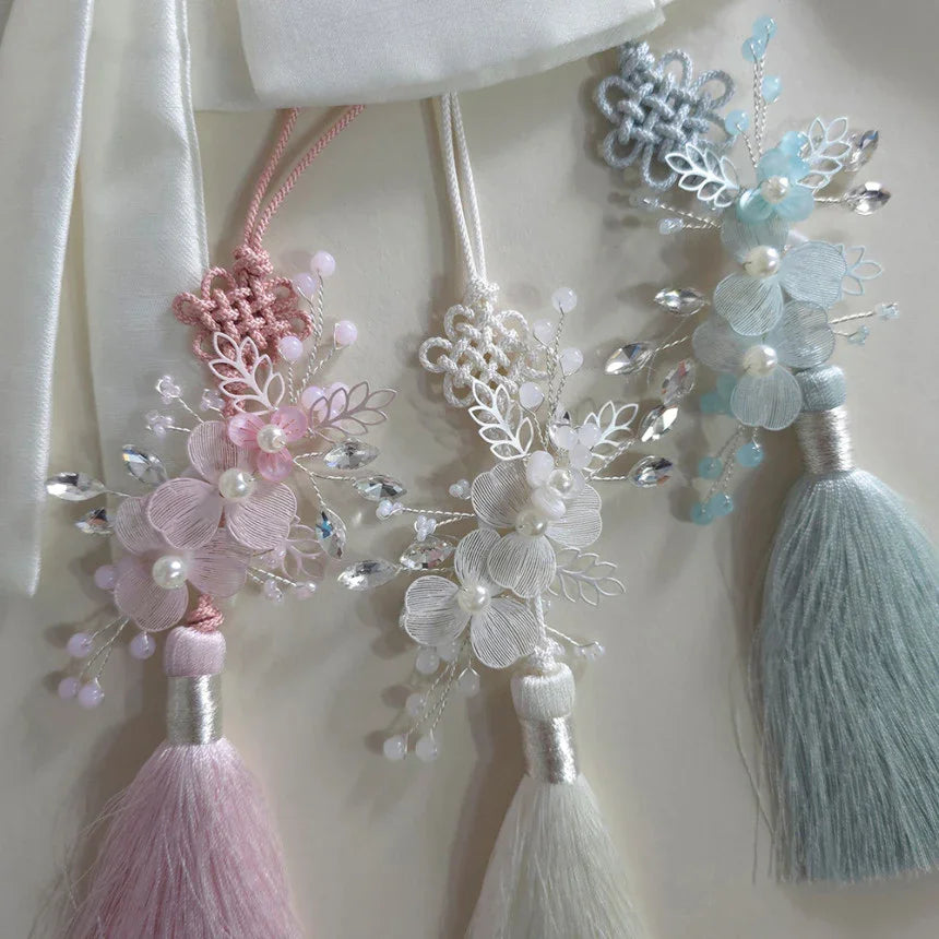 Liv Floral Crystal Norigae