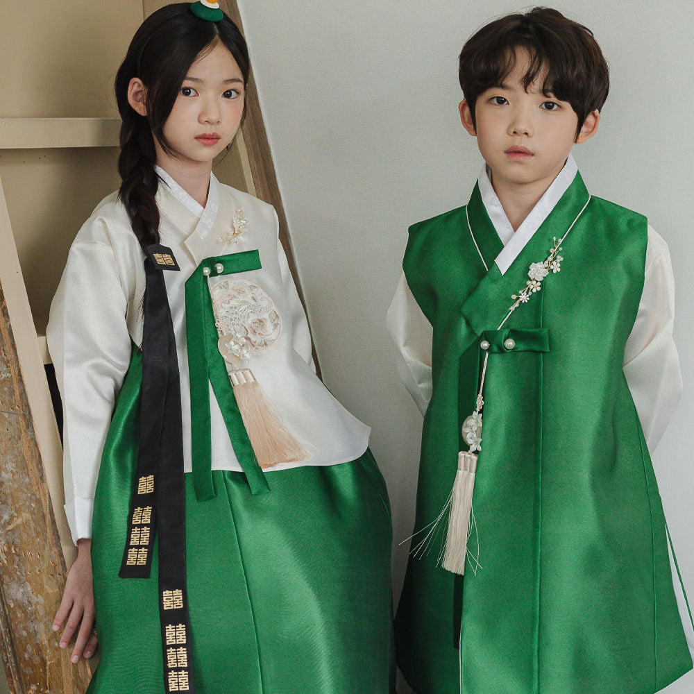 Yoonseo Green Girl Hanbok (100D-10YR)