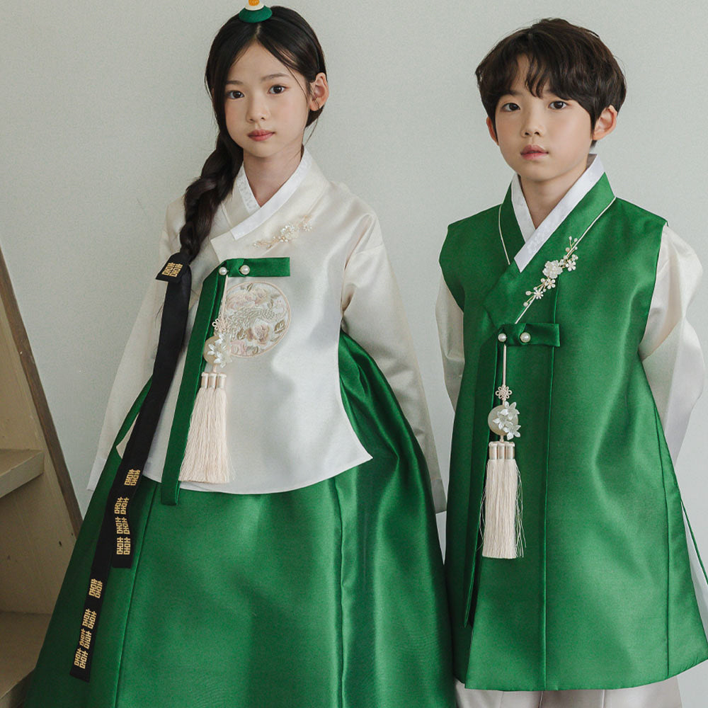 Yoonseo Green Girl Hanbok (100D-10YR)