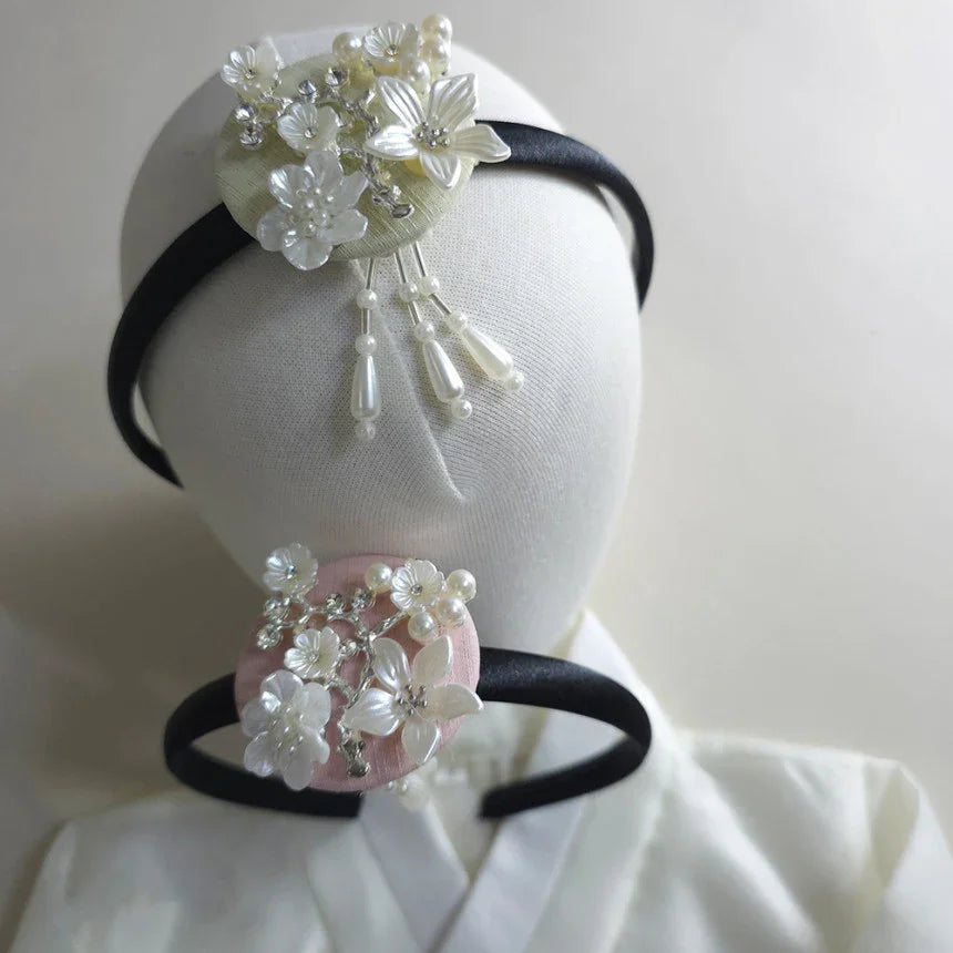 Silver Pearl Bloom Brooch - Native Korean