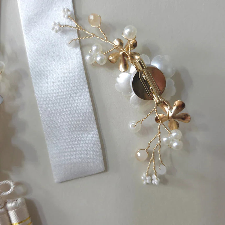 Mini Pearl Blossom Brooch - Native Korean