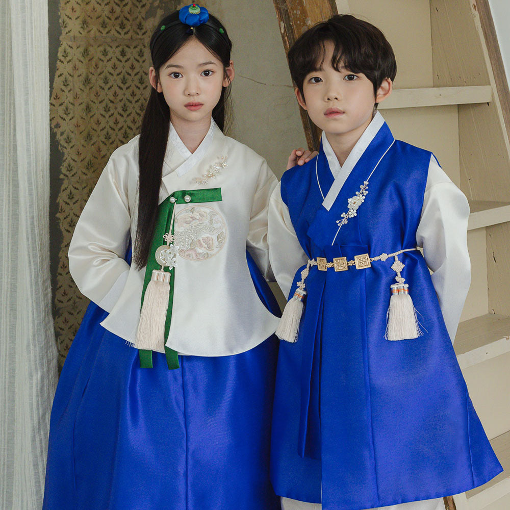 Yoonseo Blue Girl Hanbok (100D-10YR)