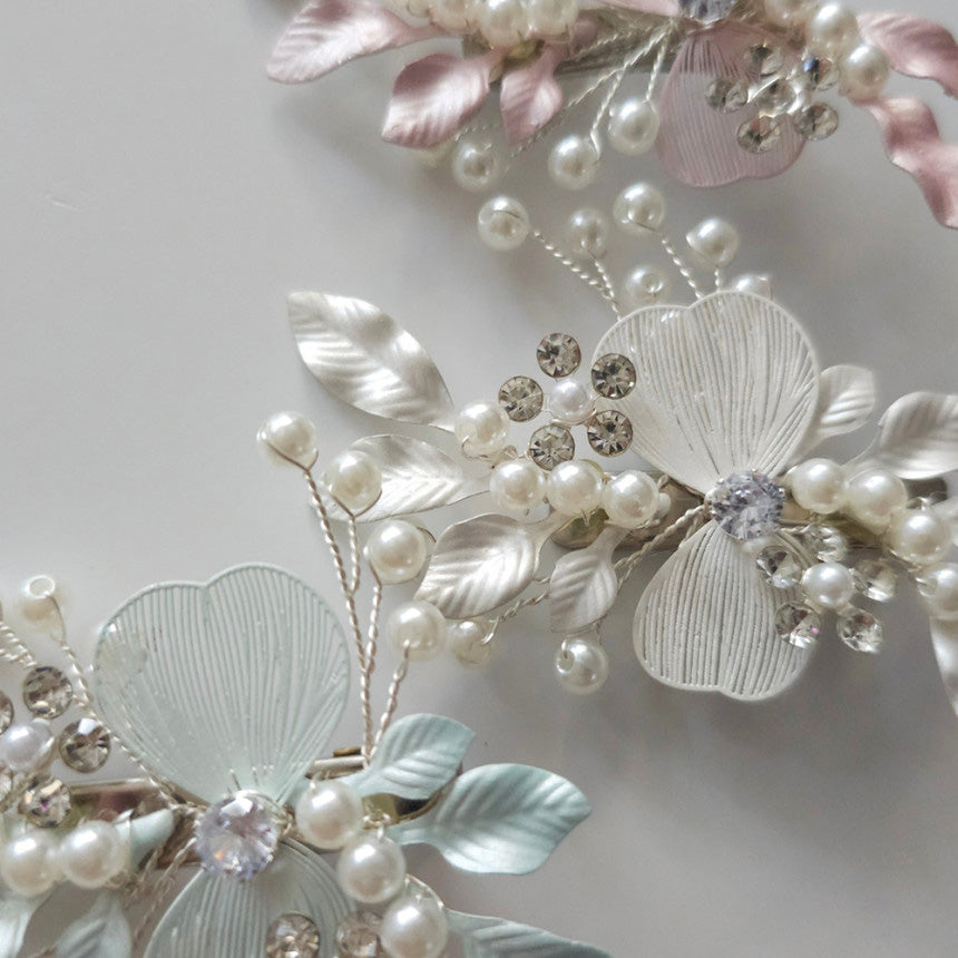 Pearl Petal Hairpin