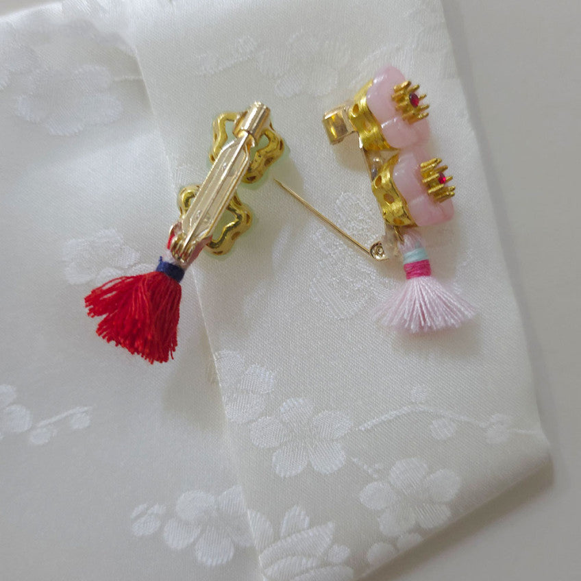 Star Tassel Brooch