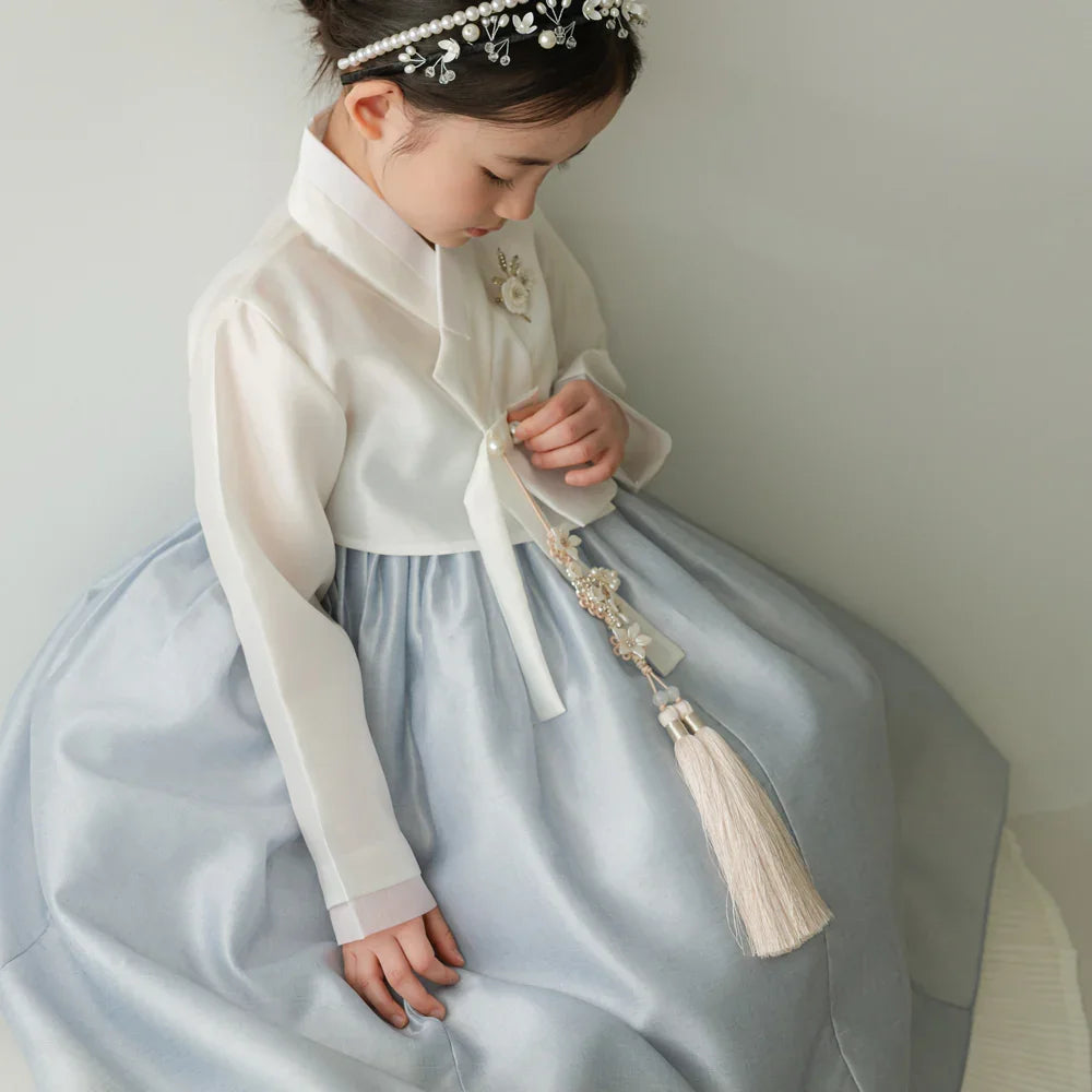 Lynn Sky Girl Hanbok (100D-10YR) - Native Korean