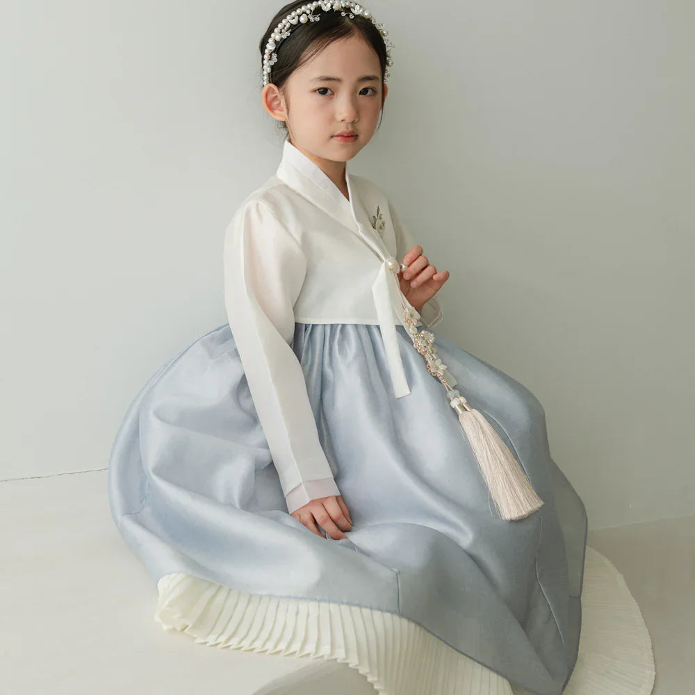 Lynn Sky Girl Hanbok (100D-10YR) - Native Korean