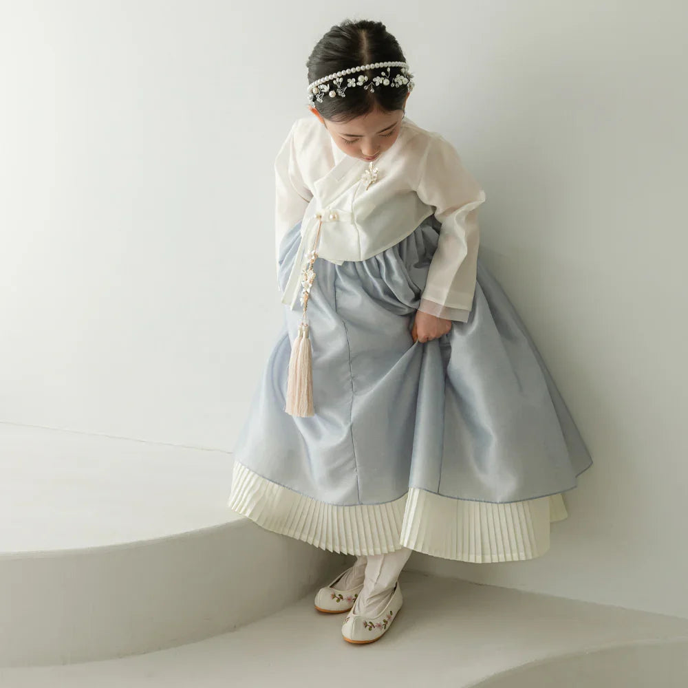 Lynn Sky Girl Hanbok (100D-10YR) - Native Korean