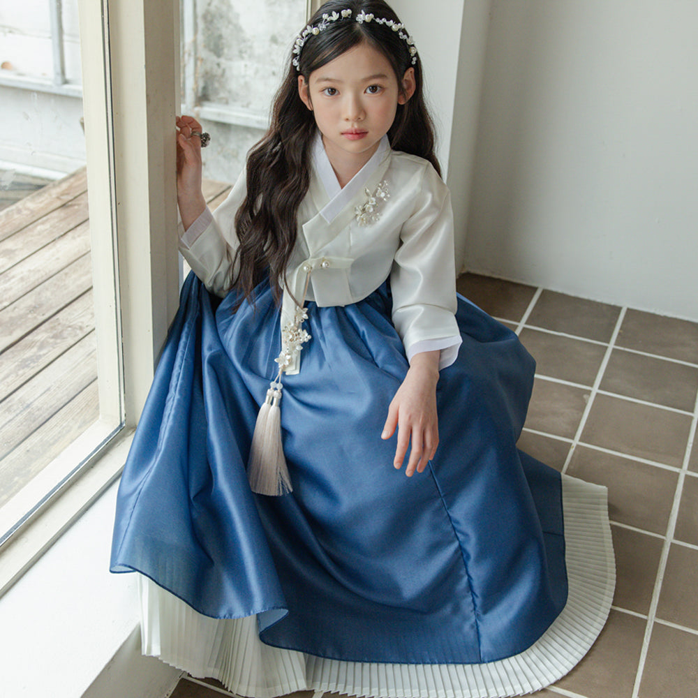 Lynn Blue Girl Hanbok (100D-10YR)