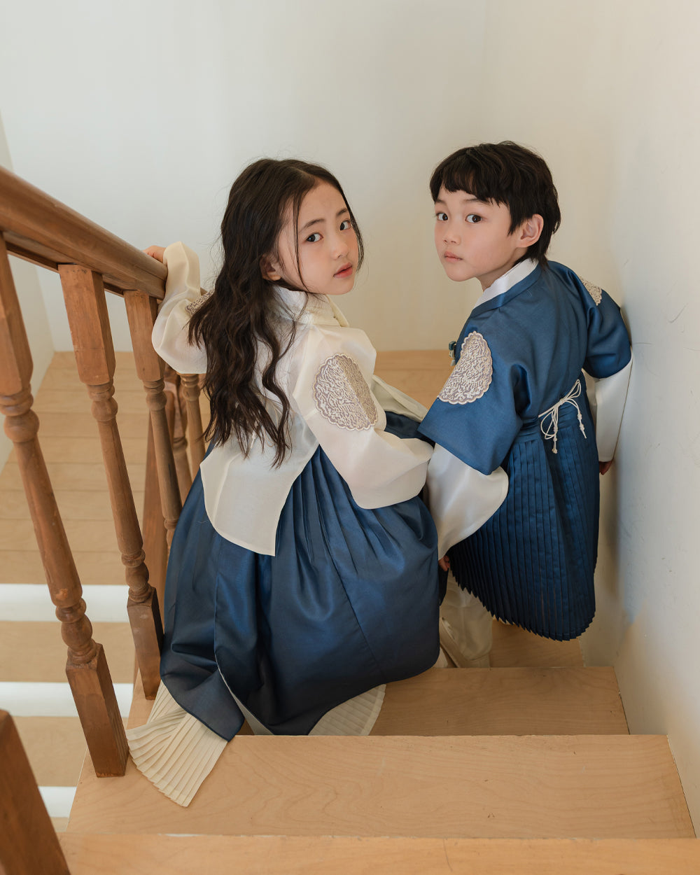 Sungbin Pleated Blue Girl Hanbok (100D-10YR)