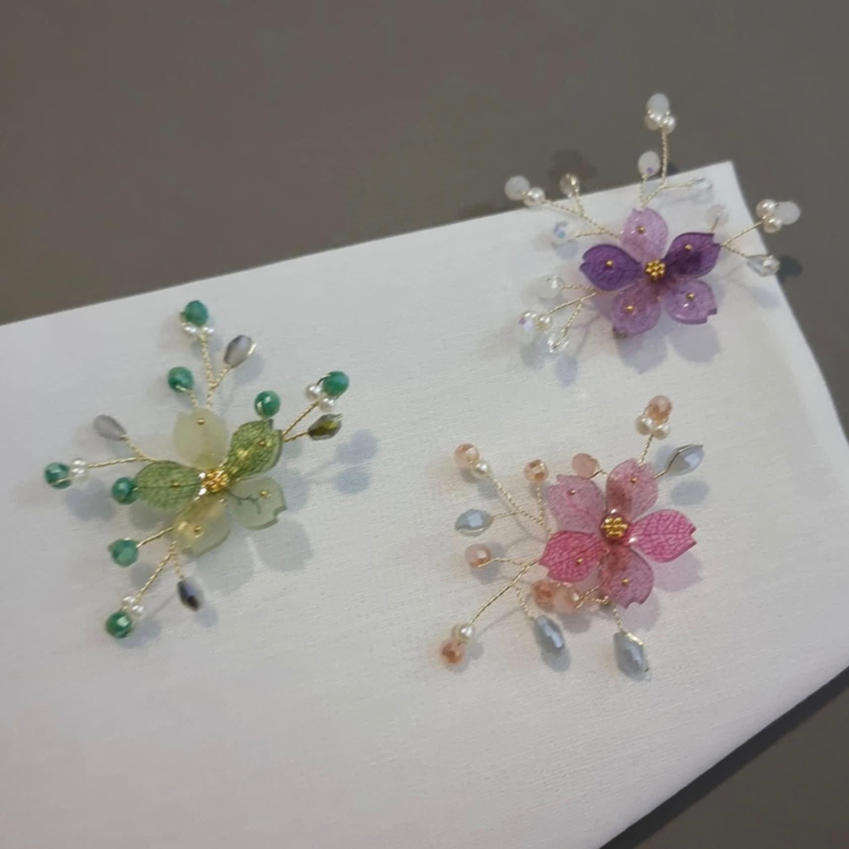 Beads Floral Brooch - Native Korean