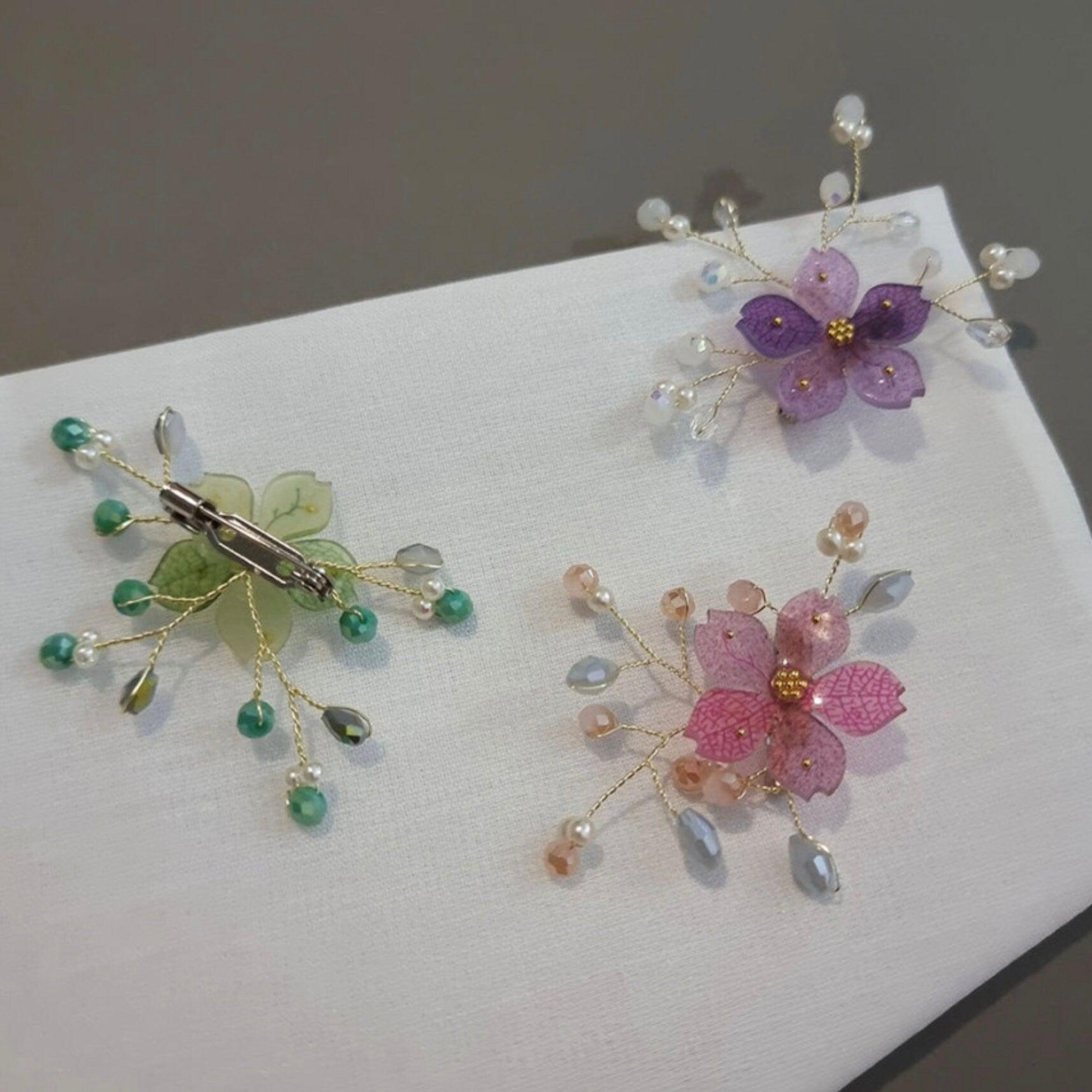 Beads Floral Brooch - Native Korean