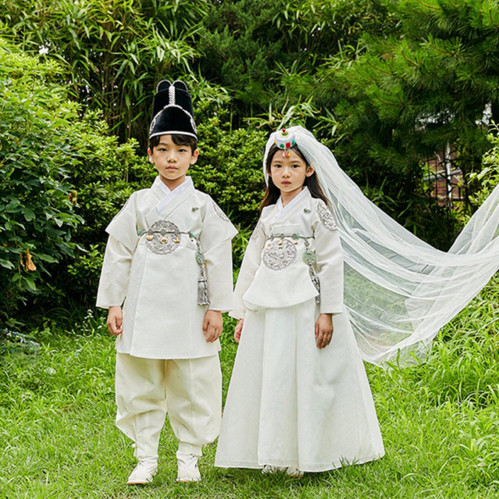 Hyunbi Gray Embroidery Ivory Girl Hanbok (100D-10YR) - Native Korean