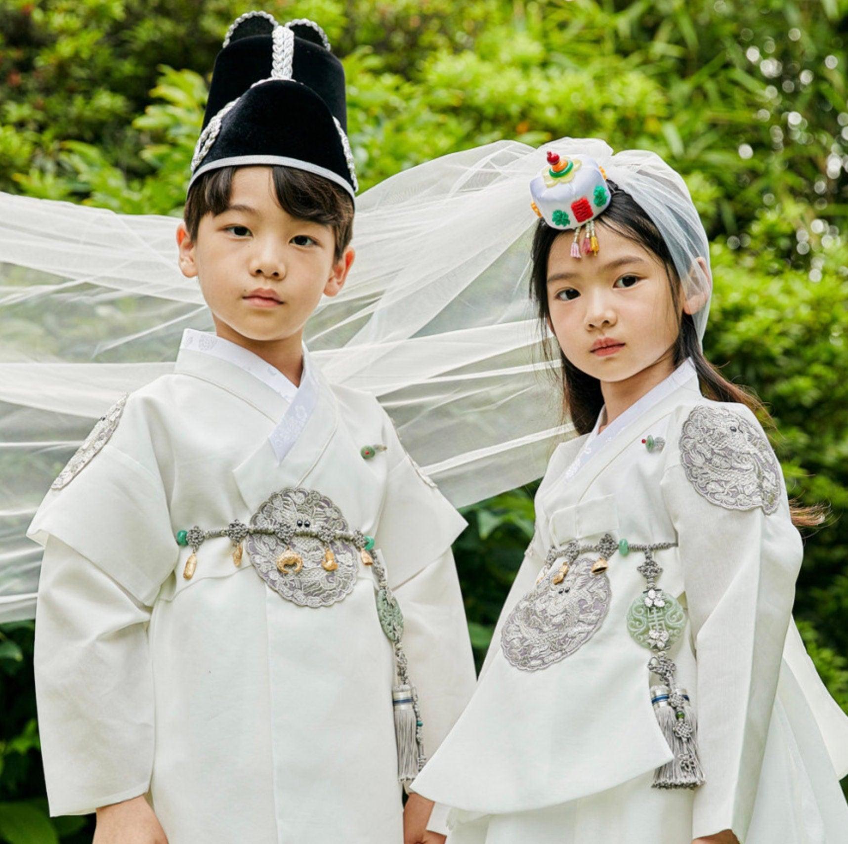 Hyunbi Gray Embroidery Ivory Girl Hanbok (100D-10YR) - Native Korean