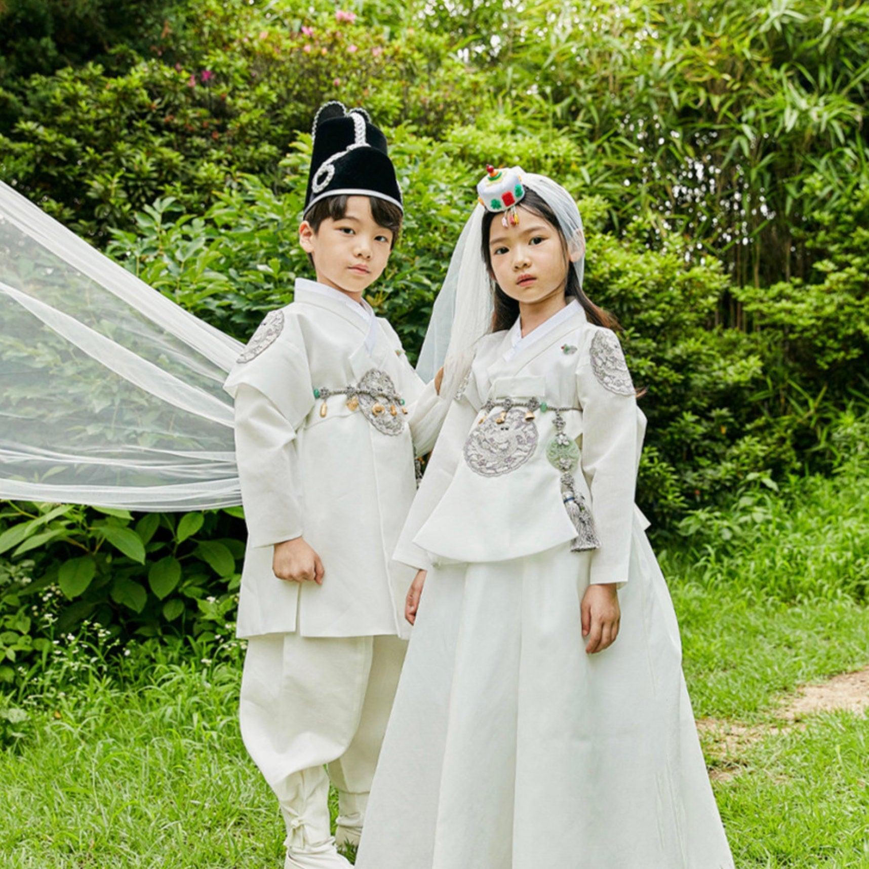 Hyunbi Gray Embroidery Ivory Girl Hanbok (100D-10YR) - Native Korean
