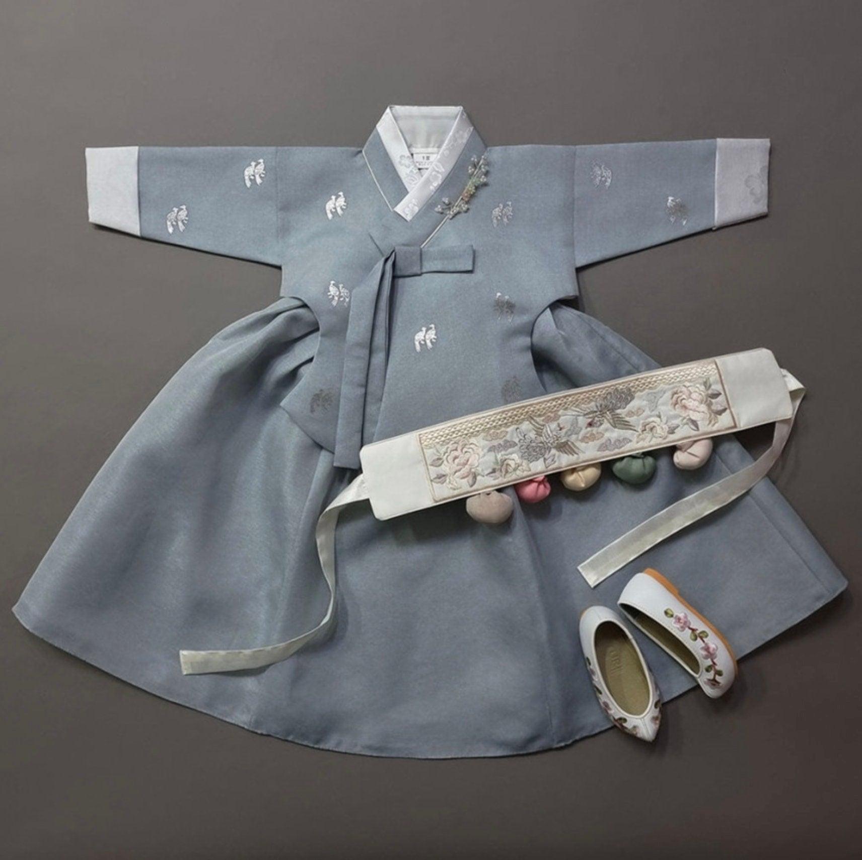 Iseo D.Sky Girl Hanbok (100D-15YR) - Native Korean