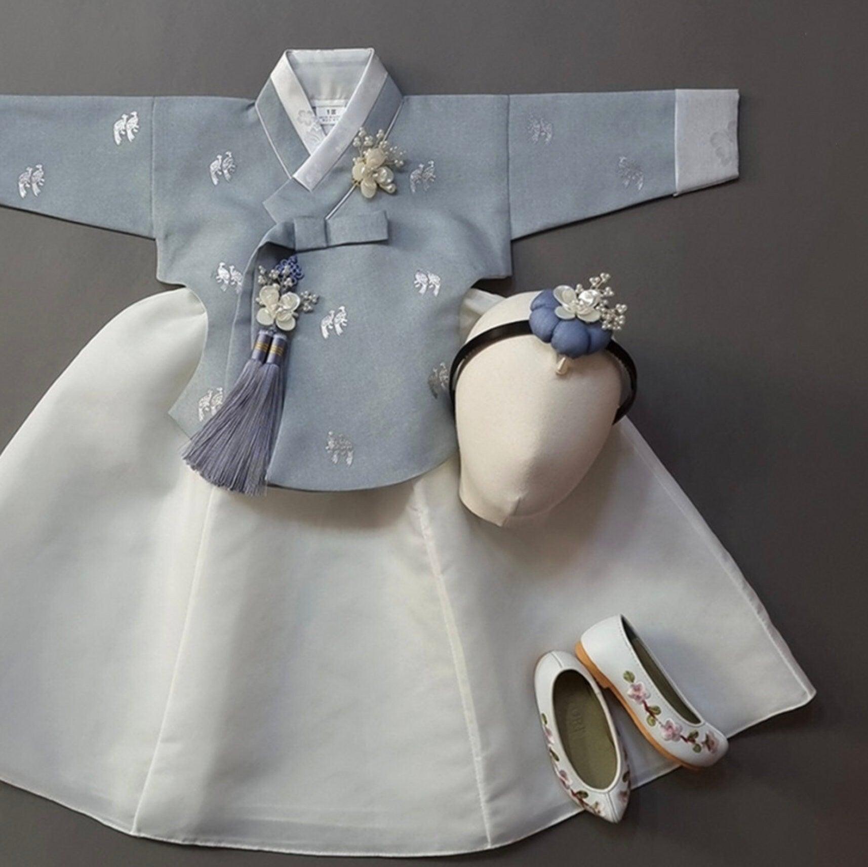 Iseo White Girl Hanbok (100D-15YR) - Native Korean