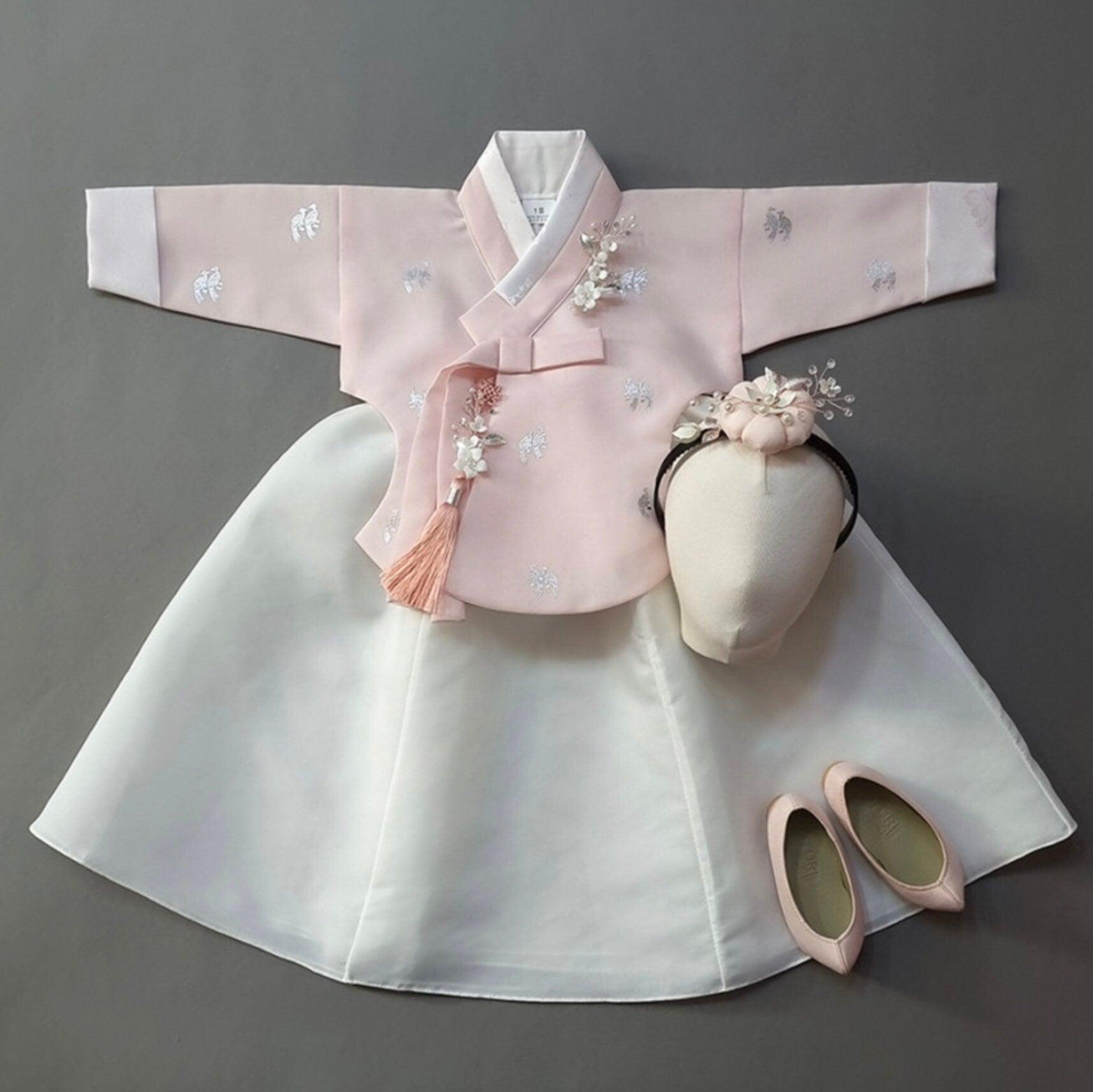 Iseo White Girl Hanbok (100D-15YR) - Native Korean