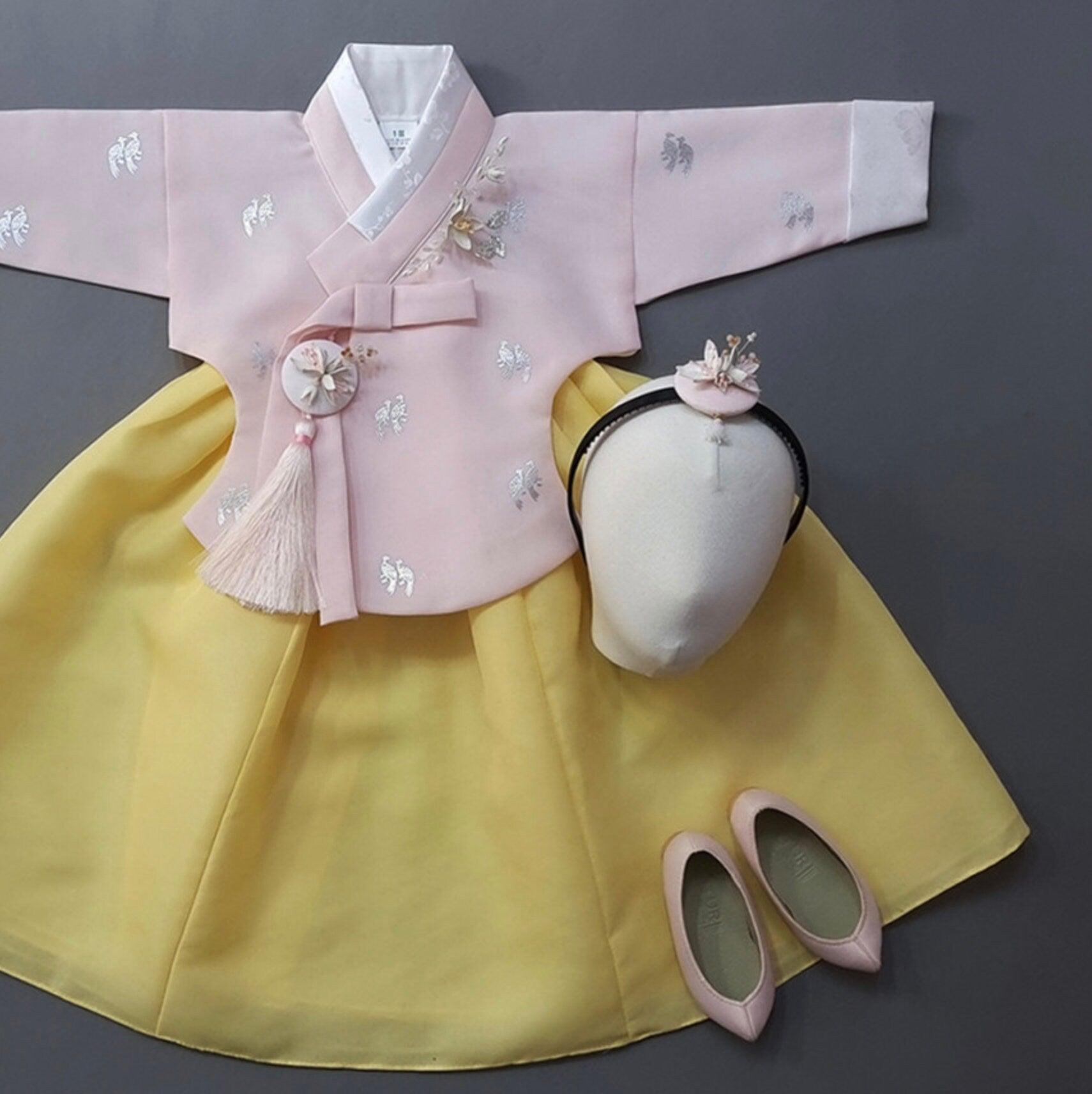 Iseo Yellow Skirt Girl Hanbok (100D-15YR) - Native Korean