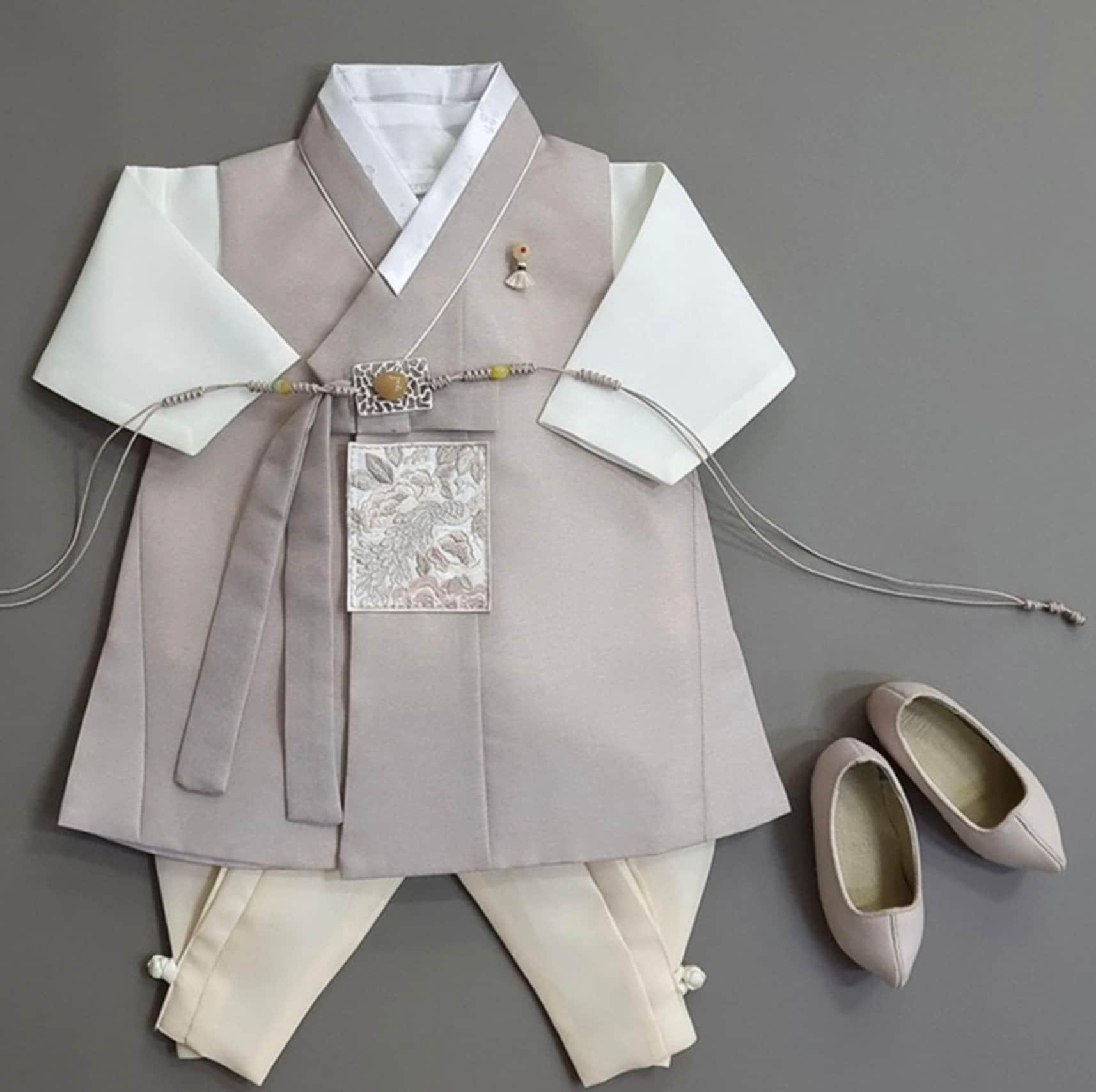 Jeongwoo D.Beige Solid Boy Hanbok (100D-15YR) - Native Korean