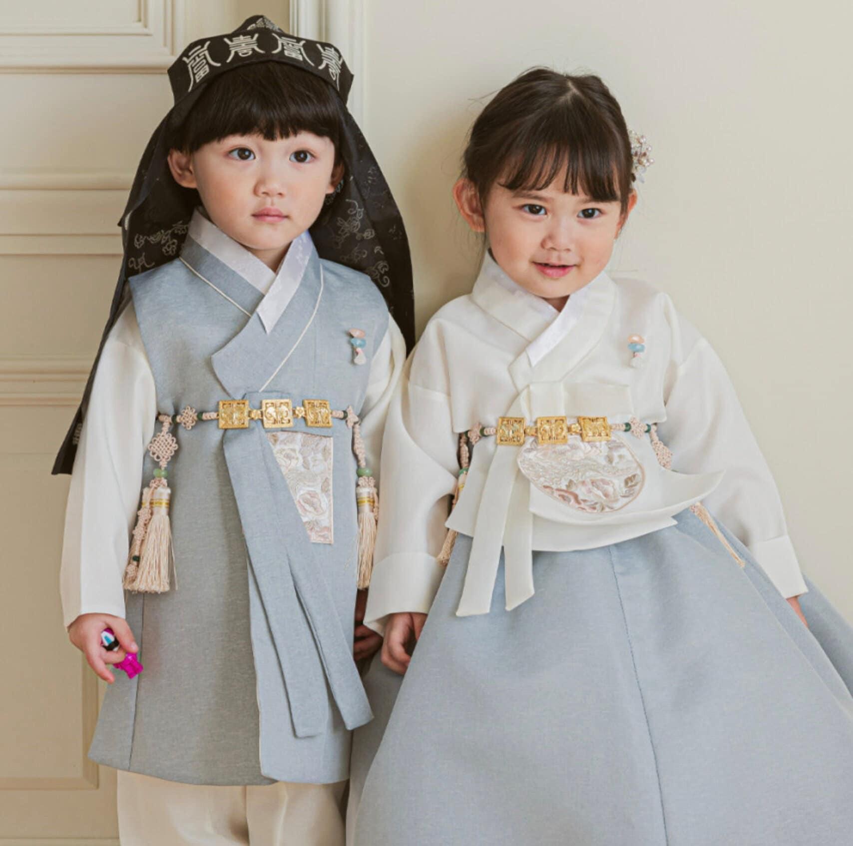 Jeongyun White D.Sky Skirt Girl Hanbok (100D-15YR) - Native Korean