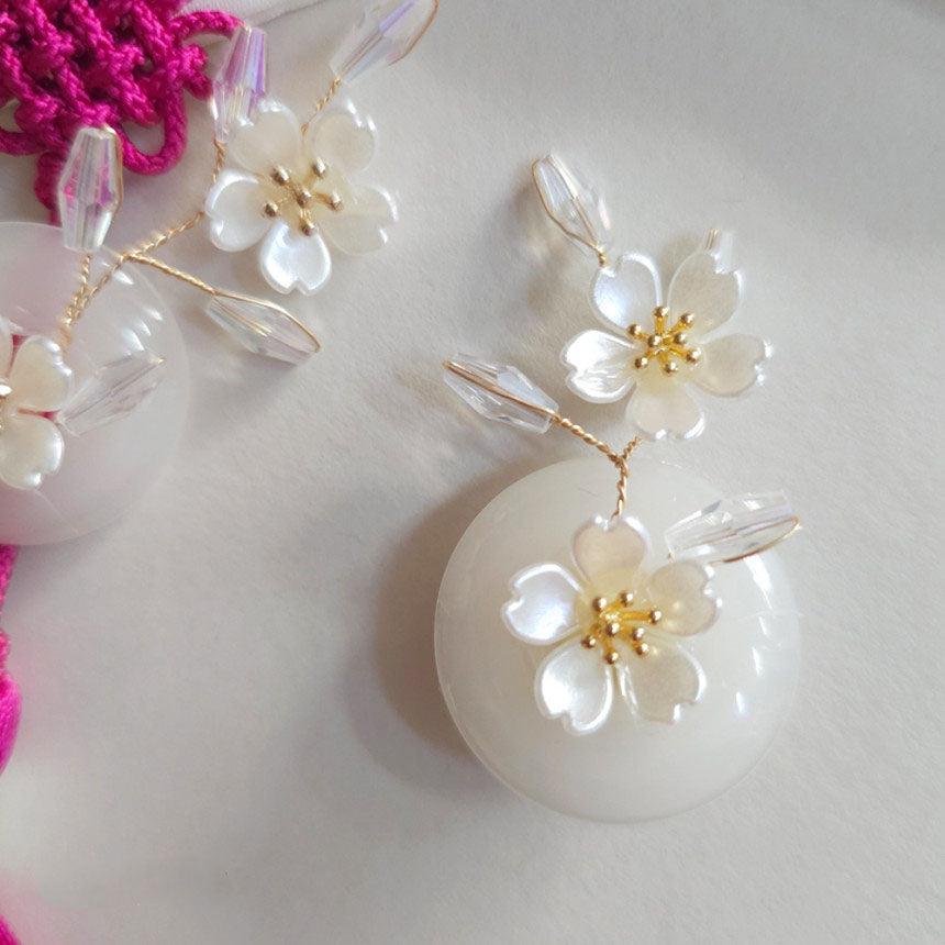 Lily Brooch - Native Korean