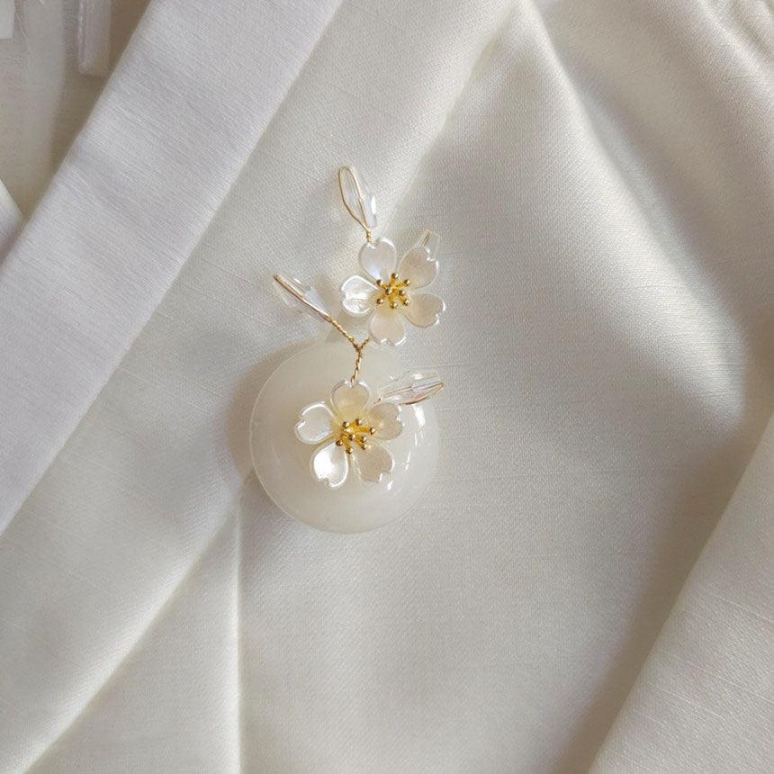 Lily Brooch - Native Korean