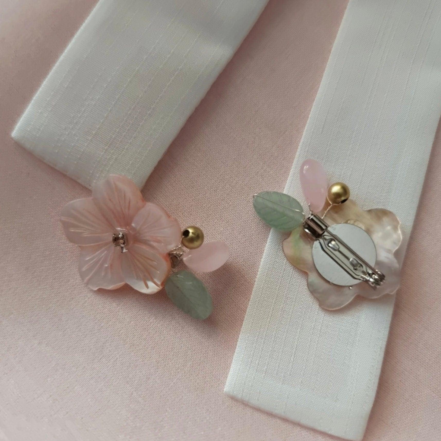 Mother of Pearl Mini Floral Brooch - Native Korean