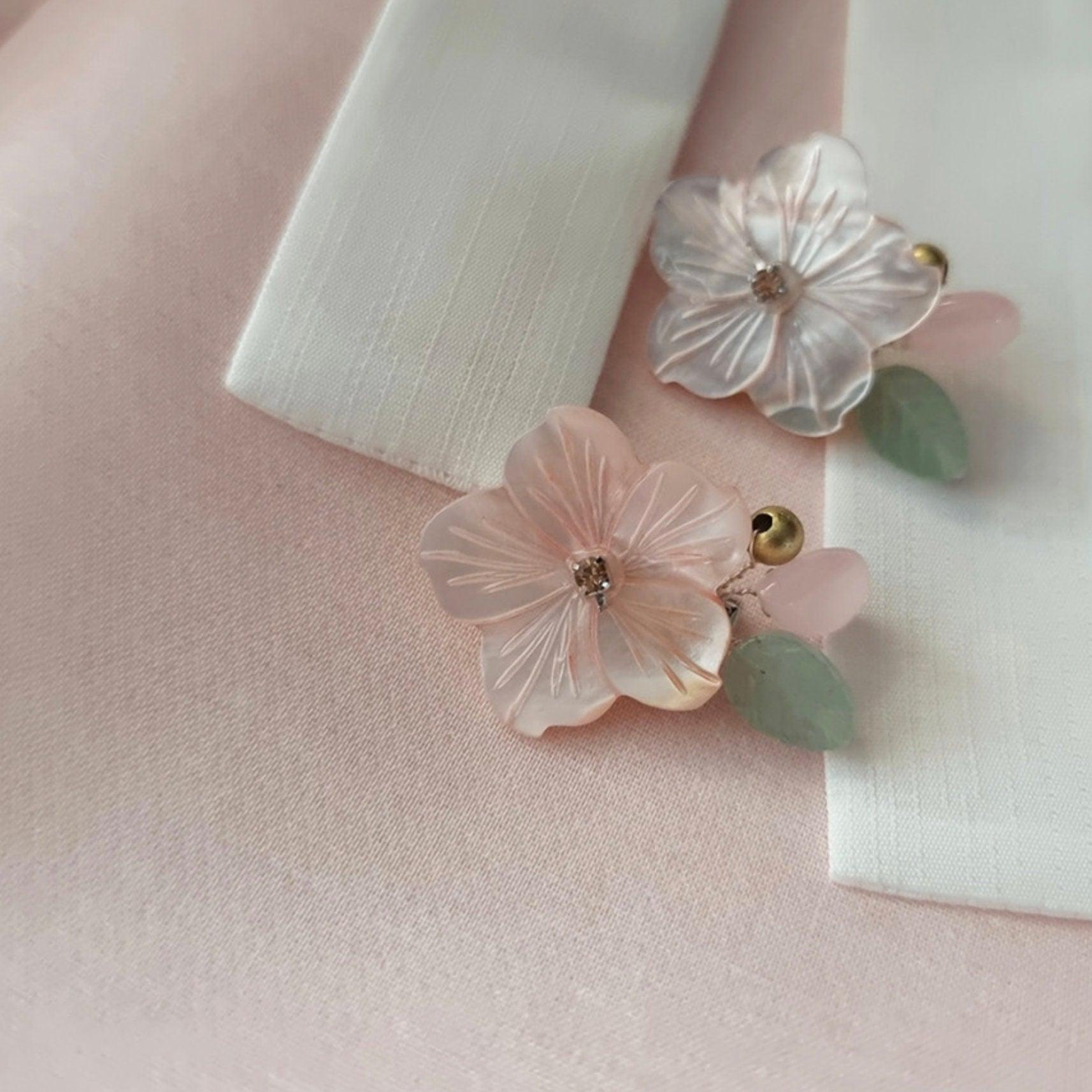 Mother of Pearl Mini Floral Brooch - Native Korean