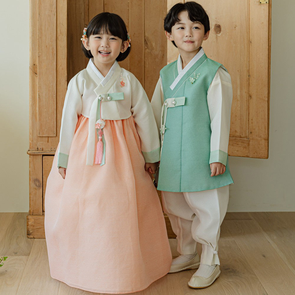 Noeul Coral Girl Hanbok (1-15YR)