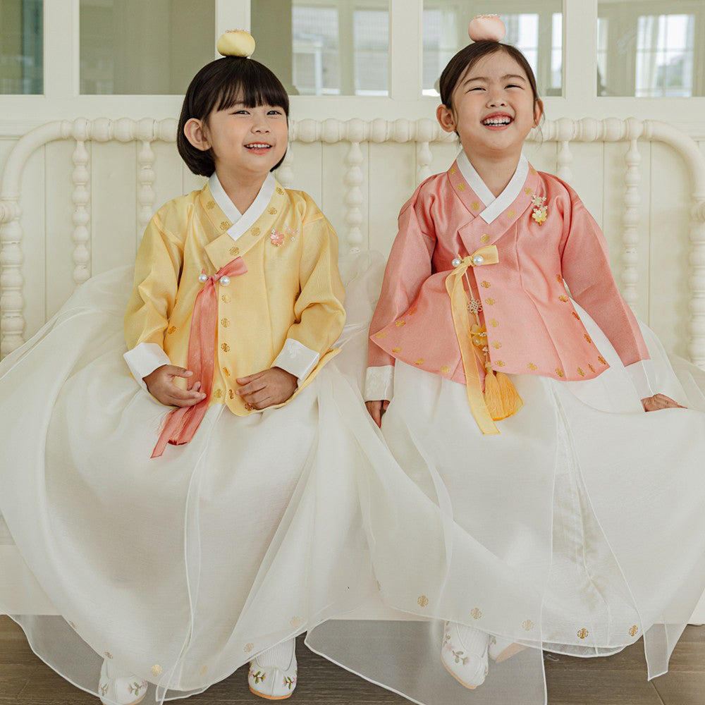 Doyu Dangui Ivory Girl Hanbok (100D-10YR)