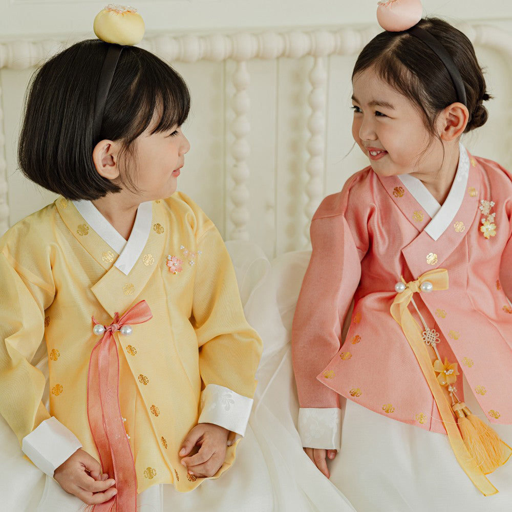 Doyu Dangui Ivory Girl Hanbok (100D-10YR)