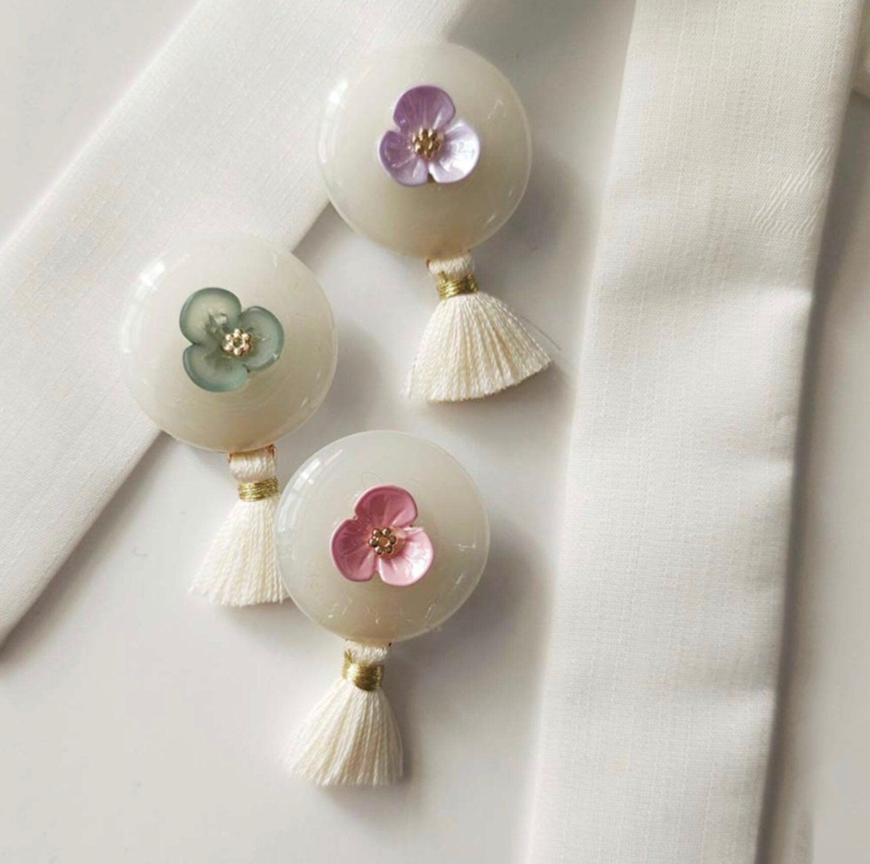 Pastel Floral Button Brooch - Native Korean