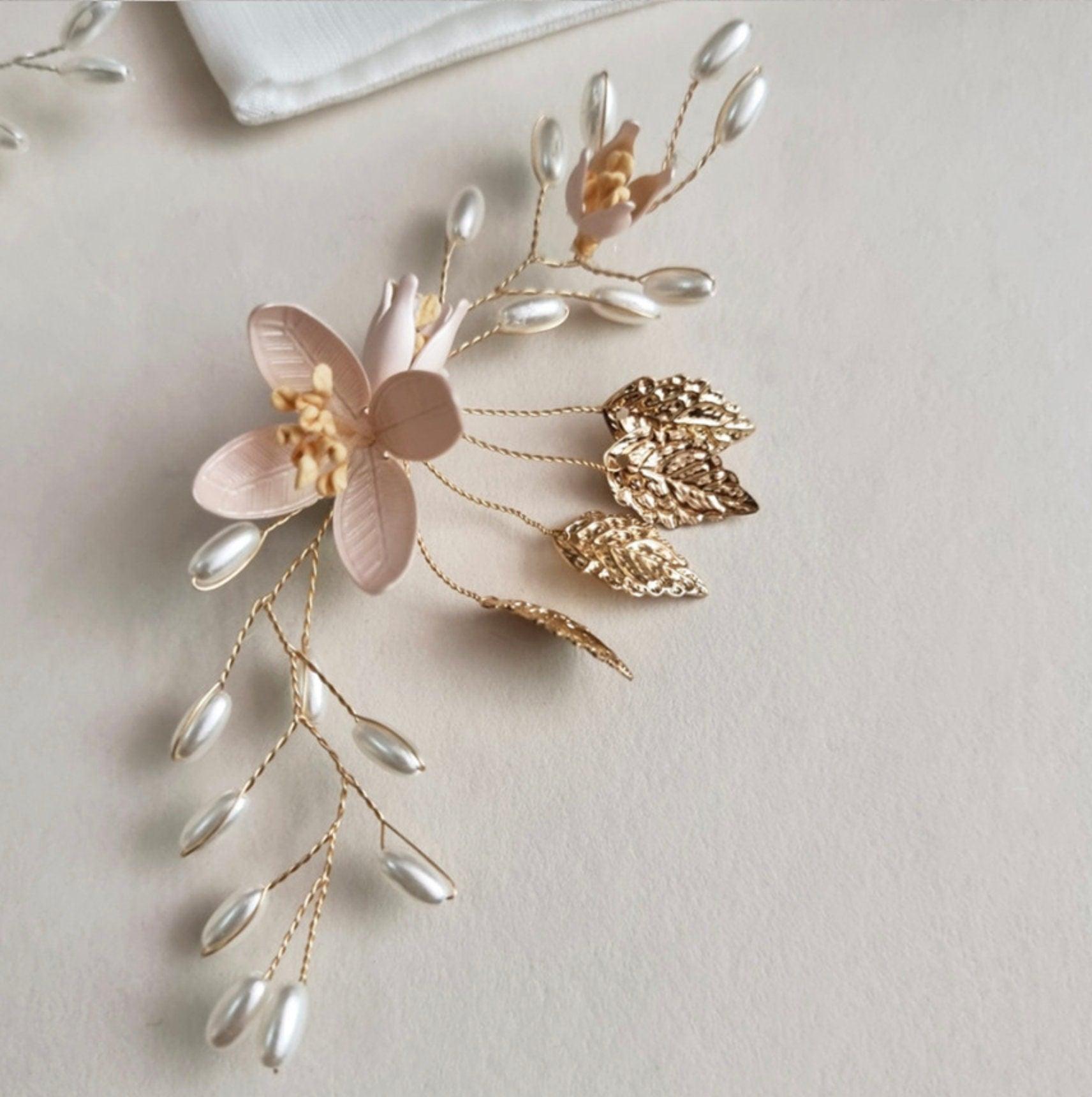 Rustic Floral Brooch - Native Korean