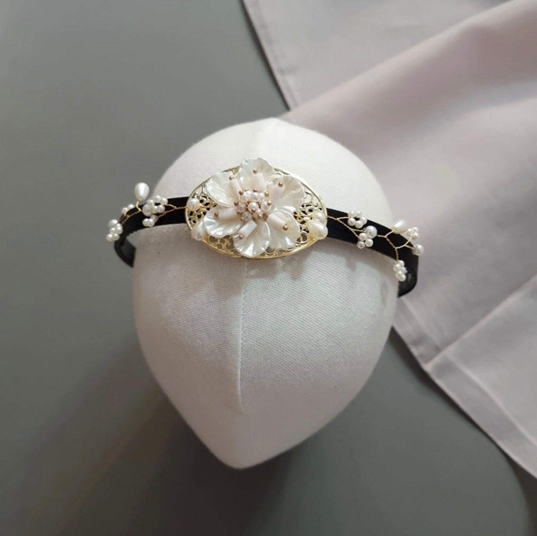 White Flower Hairband - Native Korean