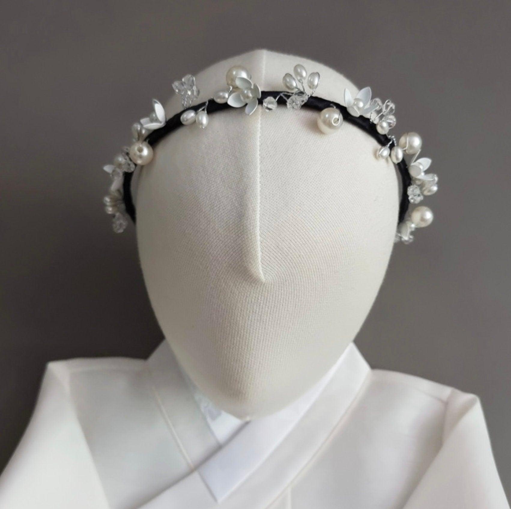 White Pearl Floral Headband - Native Korean