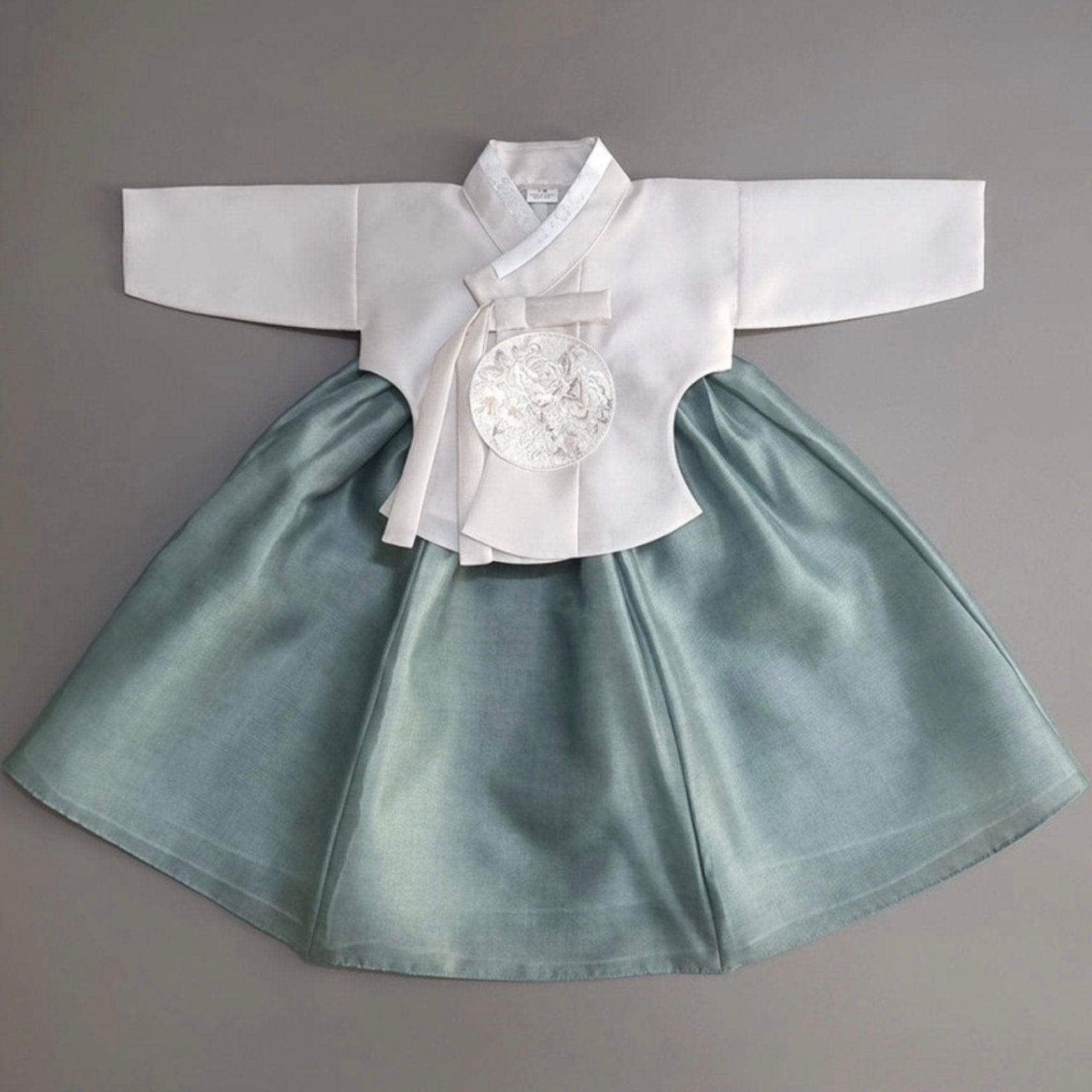 Yuhee Dangui Green Girl Hanbok (100D-15YR) - Native Korean