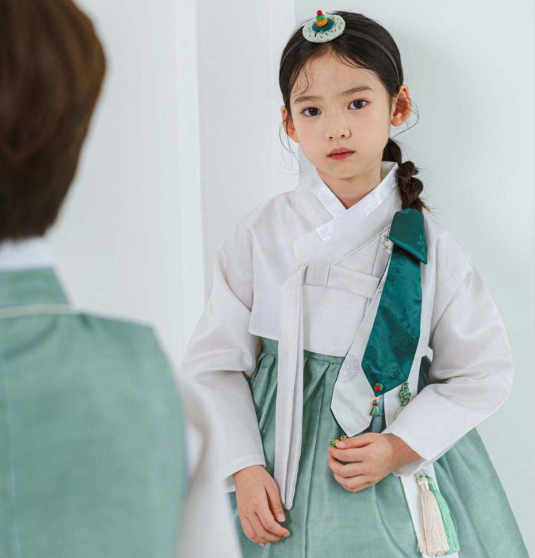 Yuhee Jeogori Green Girl Hanbok (100D-15YR) - Native Korean