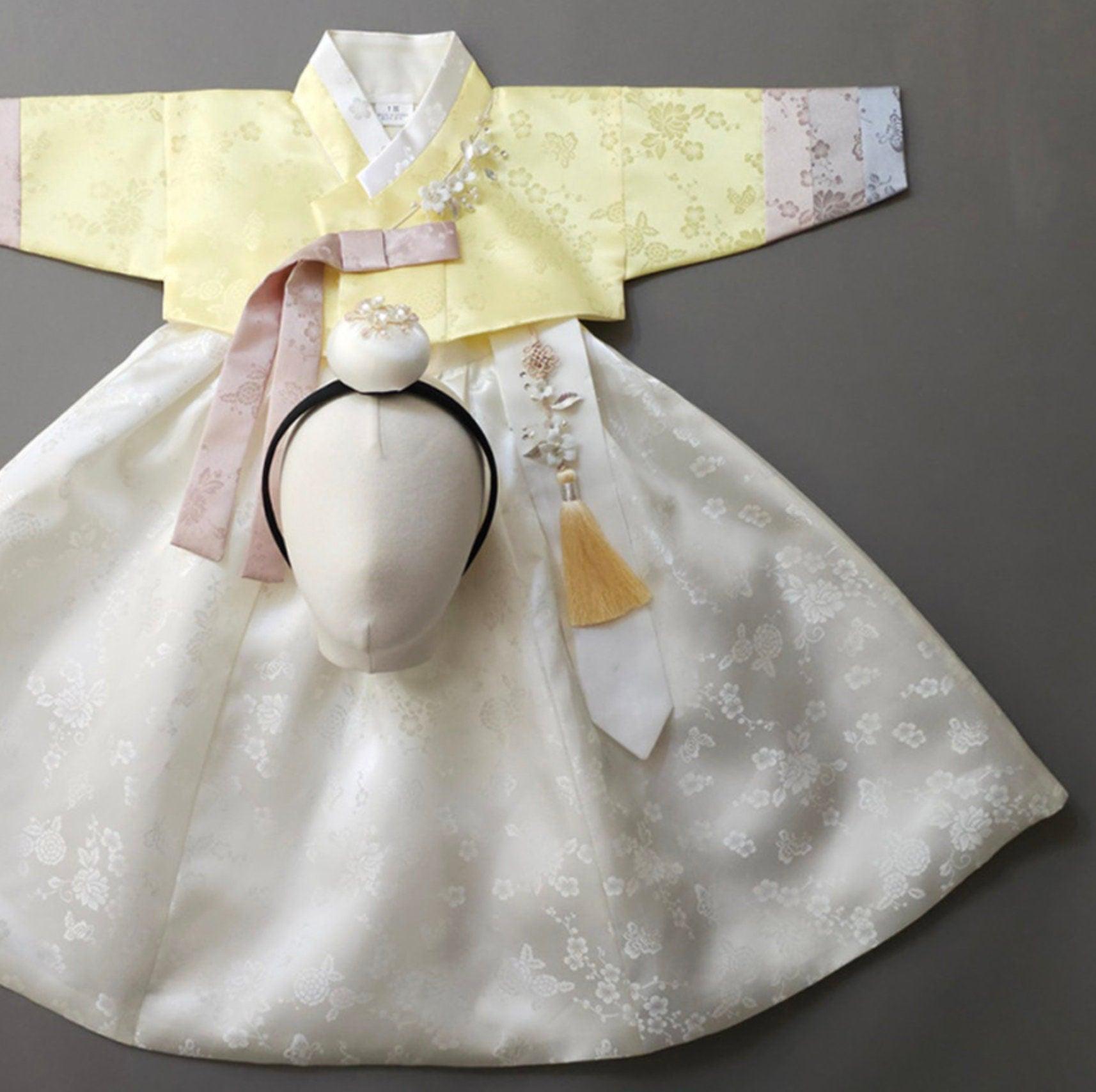 Yunjae Ivory Skirt Girl Hanbok (100D-15YR) - Native Korean