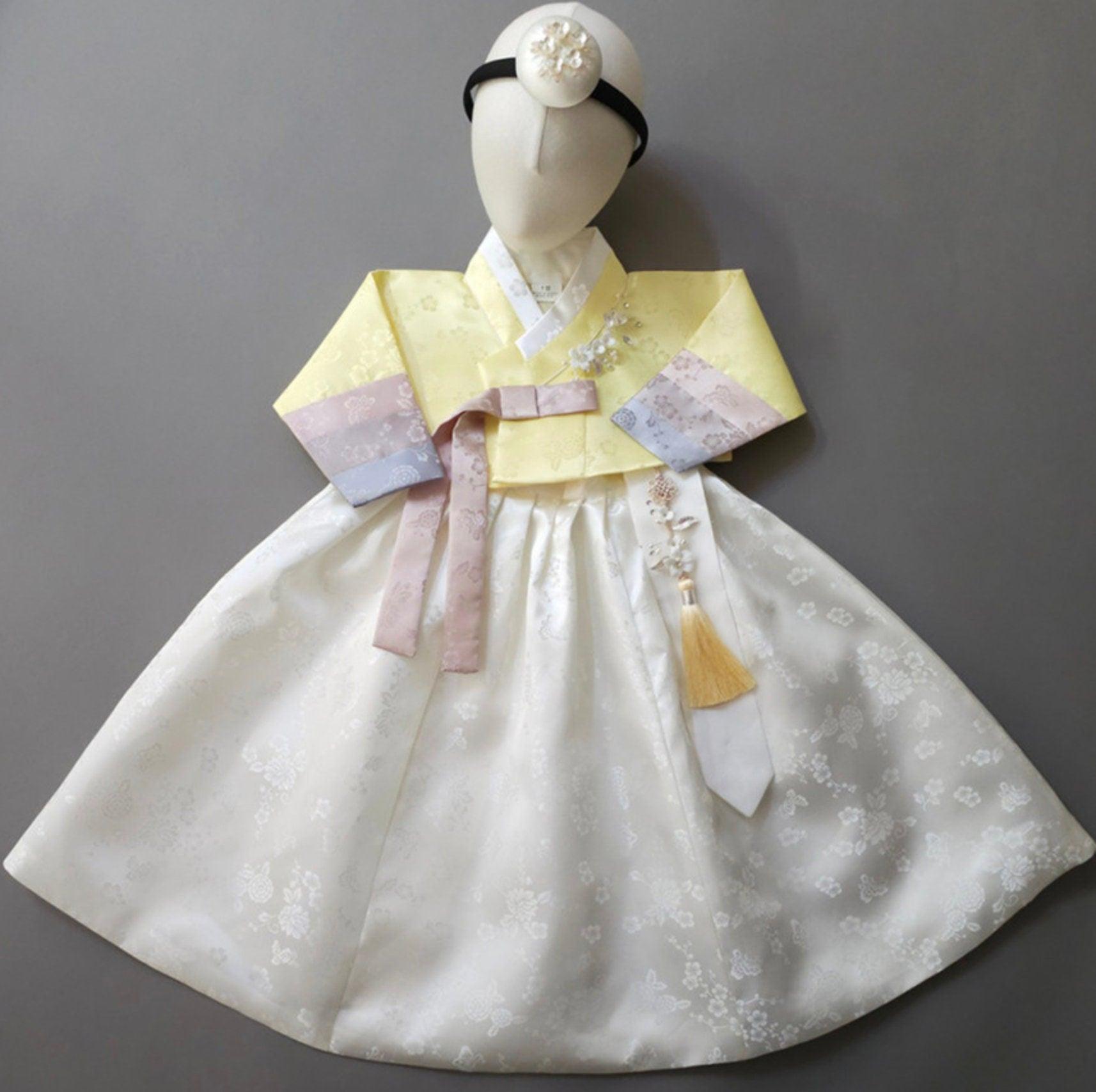 Yunjae Ivory Skirt Girl Hanbok (100D-15YR) - Native Korean