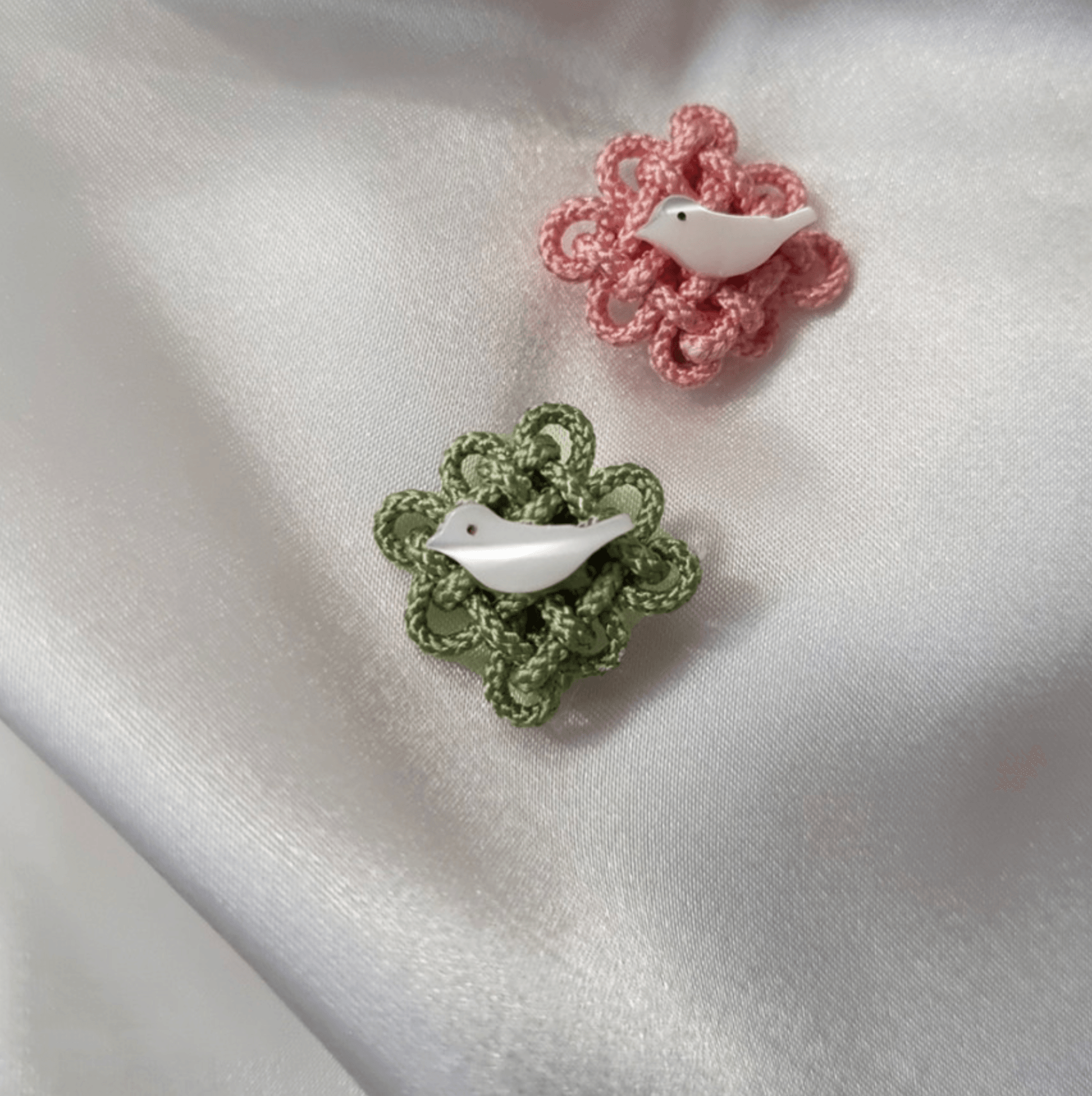 Bird Knot Brooch - Native Korean