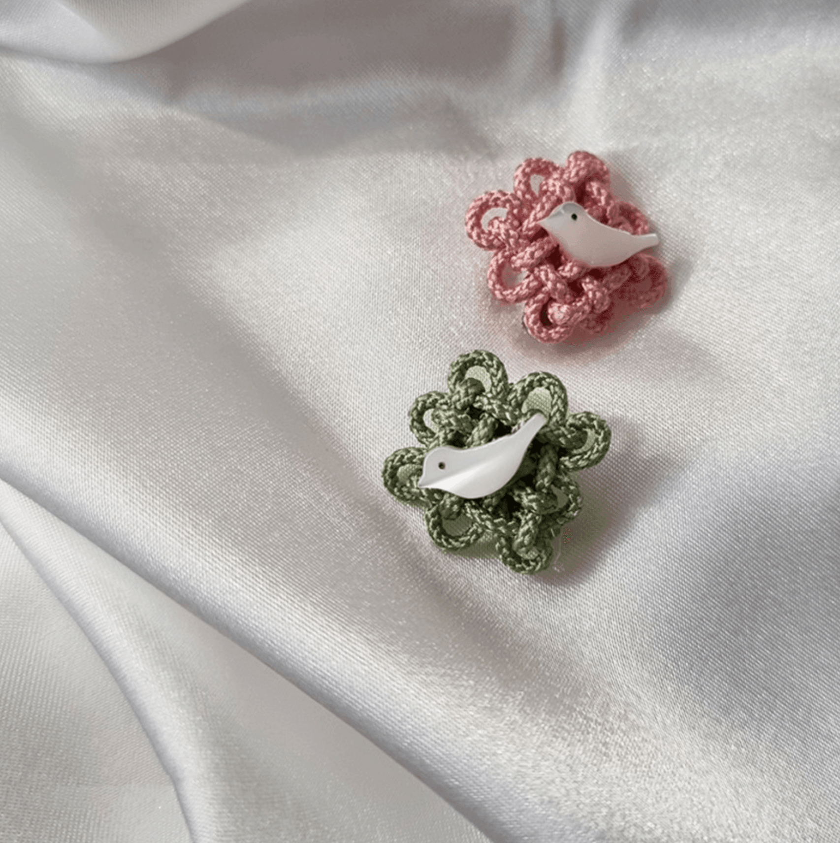 Bird Knot Brooch - Native Korean